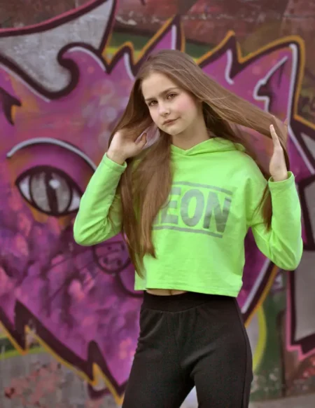 Neon — CLAIRE Magazine, April 2024