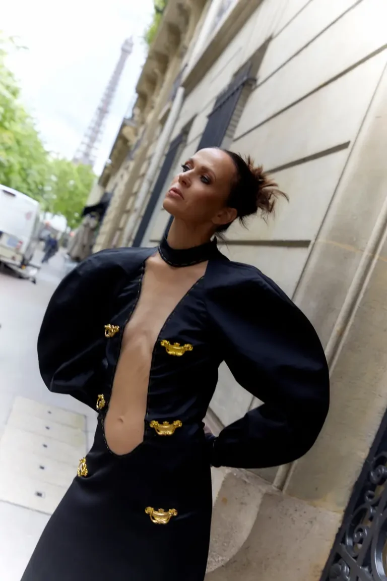 A walk in Paris — CLAIRE Magazine, August 2024