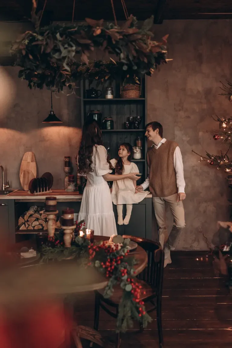 Новогодний вечер — CLAIRE Magazine, December 2024