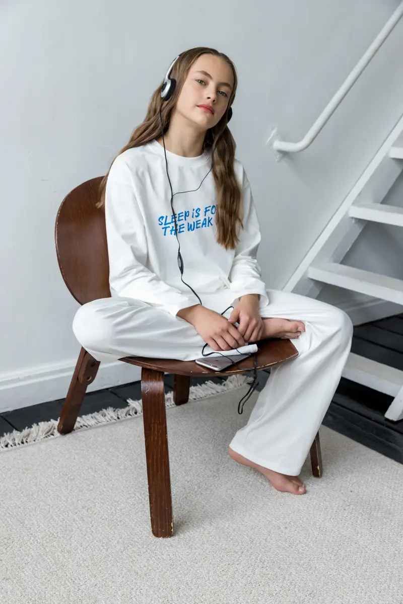 Offline Mode — CLAIRE Magazine, November 2025