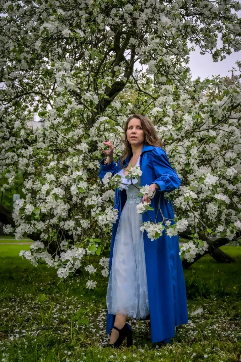 The garden is in bloom — CLAIRE Magazine, June 2026