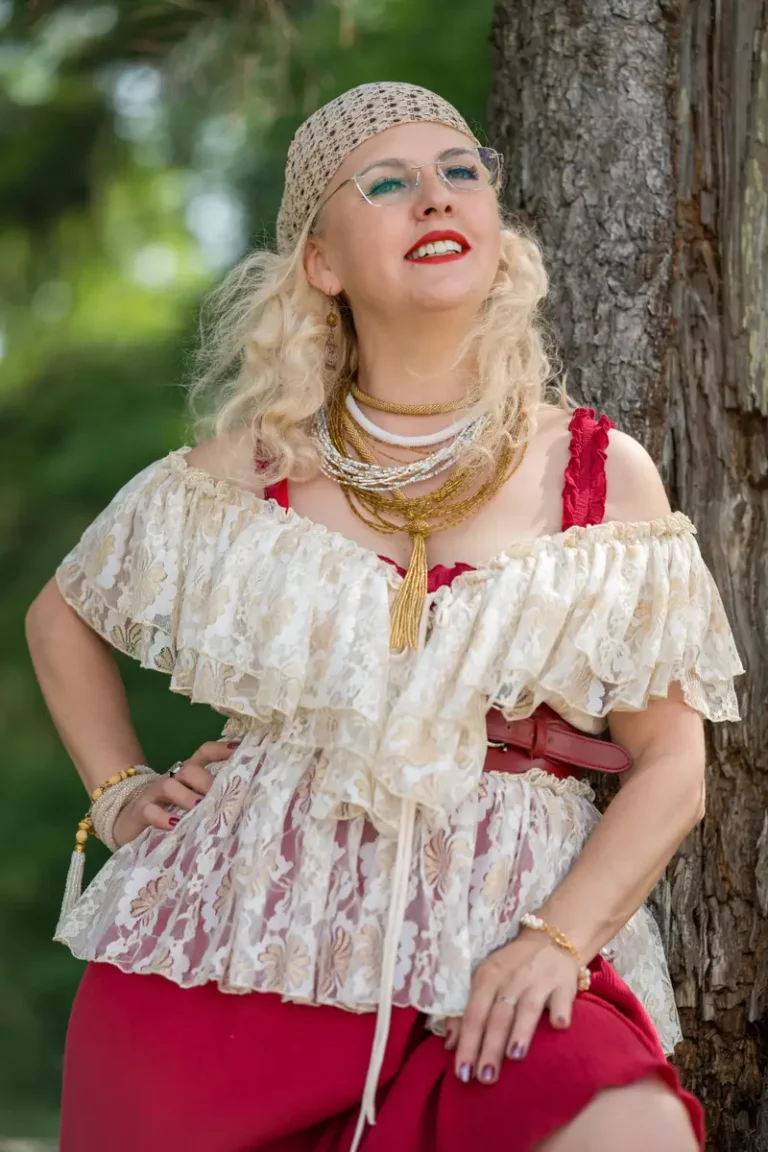Елена Михайлова